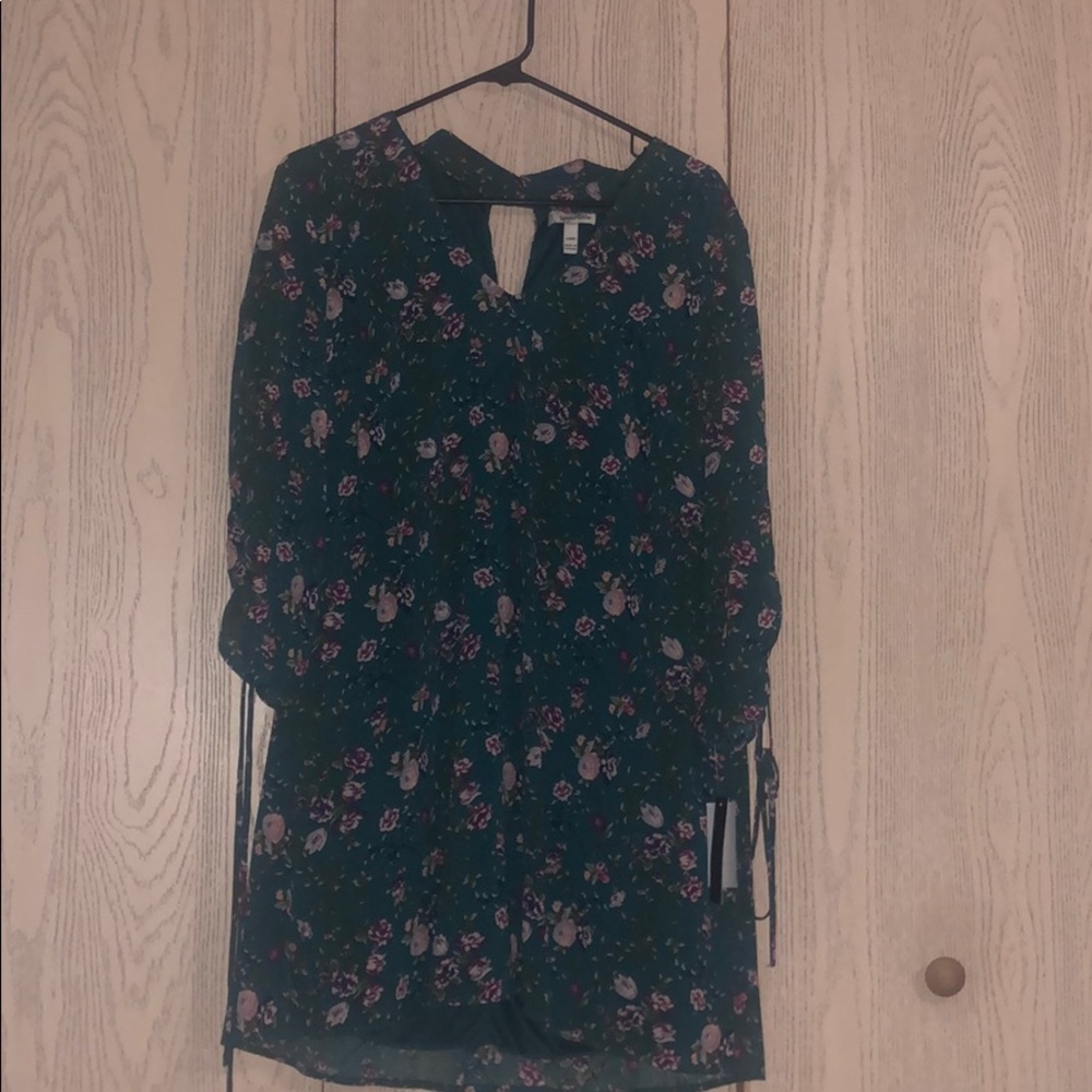 Junior’s dress